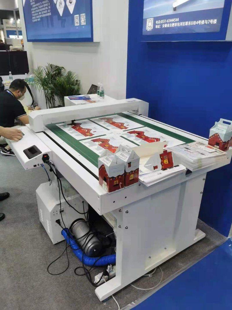 Digital CCD Camera Flatbed Paper Cutter Machine Die Cutting and Creasing Plotter