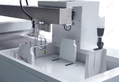 Unattened Prodcution Auto Feeding Flatbed Cutter for Cutting and Creasing Cardboard Labels