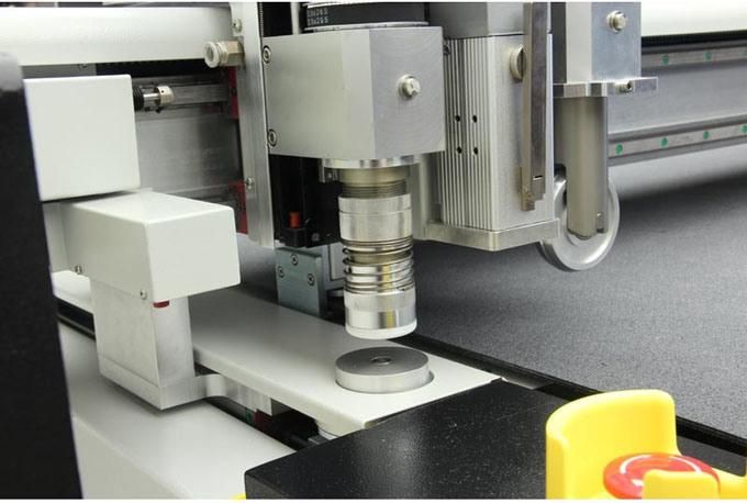 Jwei Automatic Feeding Flatbed Digital Cutter Cutting Machine for Corrugated Board