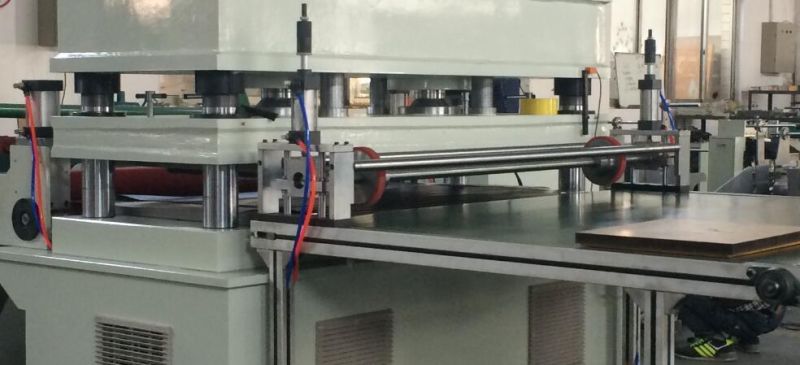 Four Column Hydraulic Type Roll to Sheet Die Cutting Machine