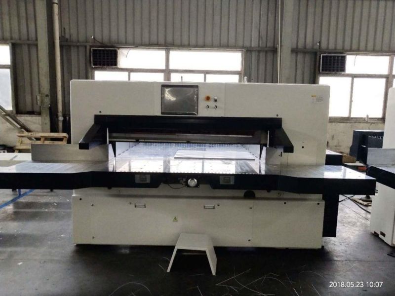Guowei High-Speed Fully Automatic Computerized Paper Guillotine / Paper Cutter (155F)