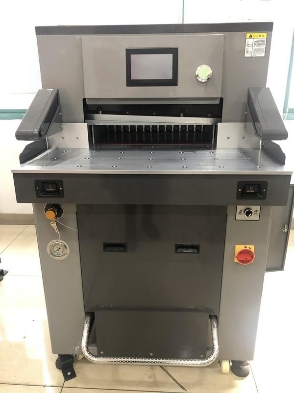 Hydraulic Program-Controlled Paper Cutting Machine (FN-H670P)