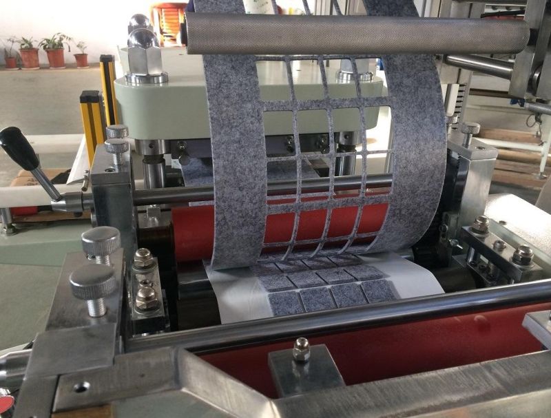 Label Foam Sticker Flatbed Die Cutting Machine with Sheeting Conveyor Belt